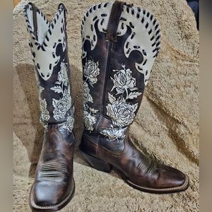 Ladies Ariat boots